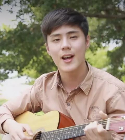 หนุ่มหน้าใส+เป้ากระเเทกตา