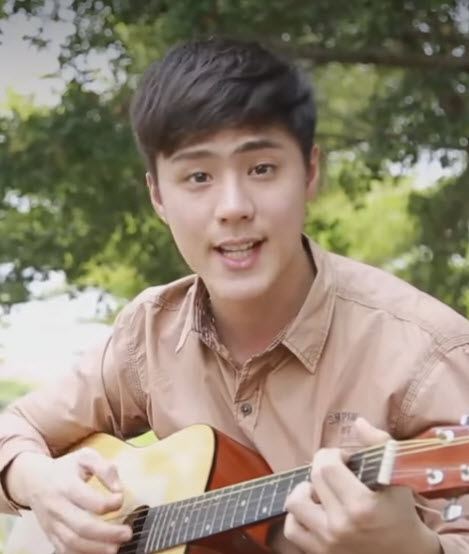 หนุ่มหน้าใส+เป้ากระเเทกตา