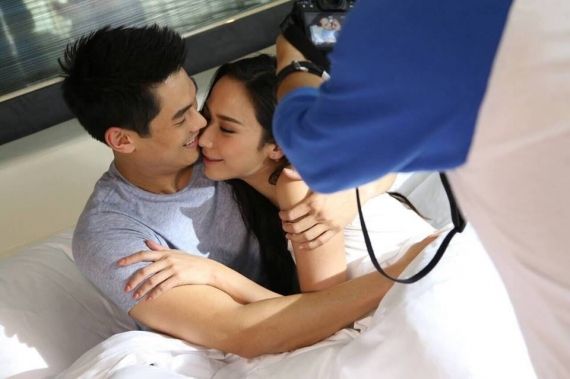 แซ่บพริกทั้งสวน!!! อั้ม พัชราภา เลิฟซีนร้อน อั้ม-กันต์ MV แร้ง ดัง พันกร