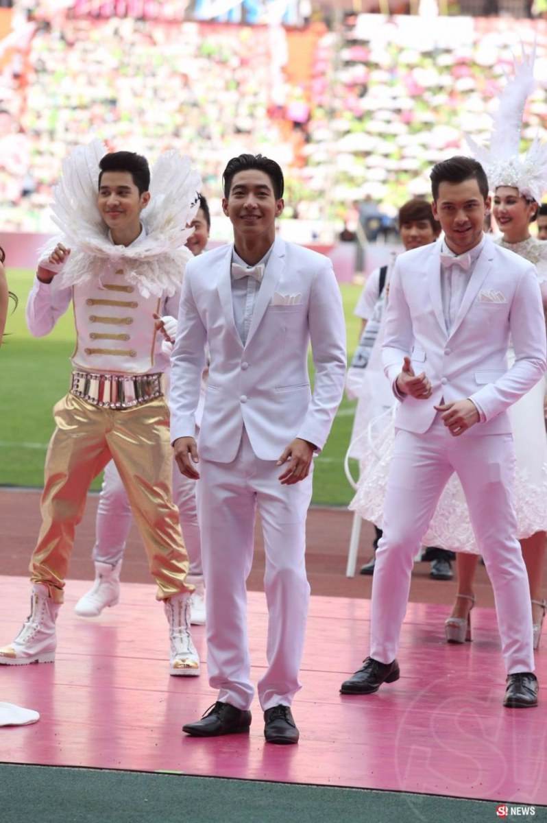 อลังการขบวนพาเหรดดารา ฉลอง 46 ปี ช่อง 3 [set 2]