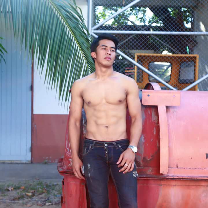 หล่อล่ำคมเข้ม