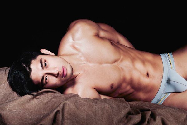 หน้าหล่อๆหุ่นแซ่บน้ำลายหก...แต่ดูเป้าก่อนเลย..คนที่ 2