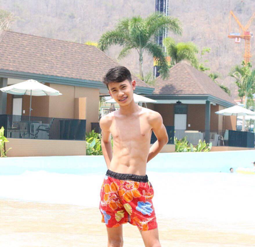 เด็กหนุ่ม 2