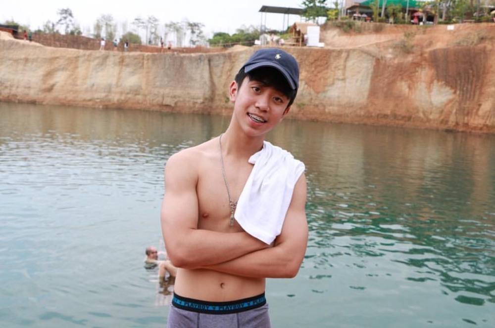 เด็กหนุ่ม 2