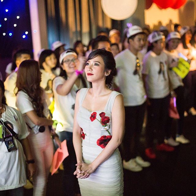 อั้ม พัชราภา สวย เจิด สุดๆ ในชุดเดรสลายดอกของแบรนด์ดัง Dolce & Gabbana