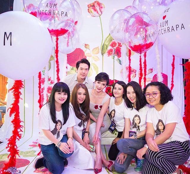 อั้ม พัชราภา สวย เจิด สุดๆ ในชุดเดรสลายดอกของแบรนด์ดัง Dolce & Gabbana