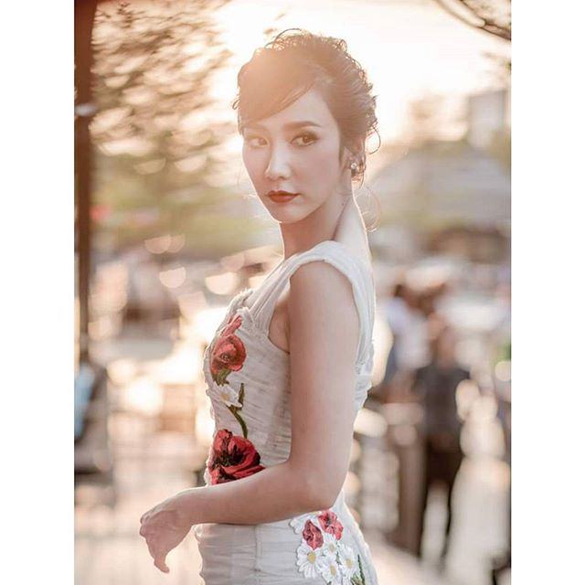 อั้ม พัชราภา สวย เจิด สุดๆ ในชุดเดรสลายดอกของแบรนด์ดัง Dolce & Gabbana