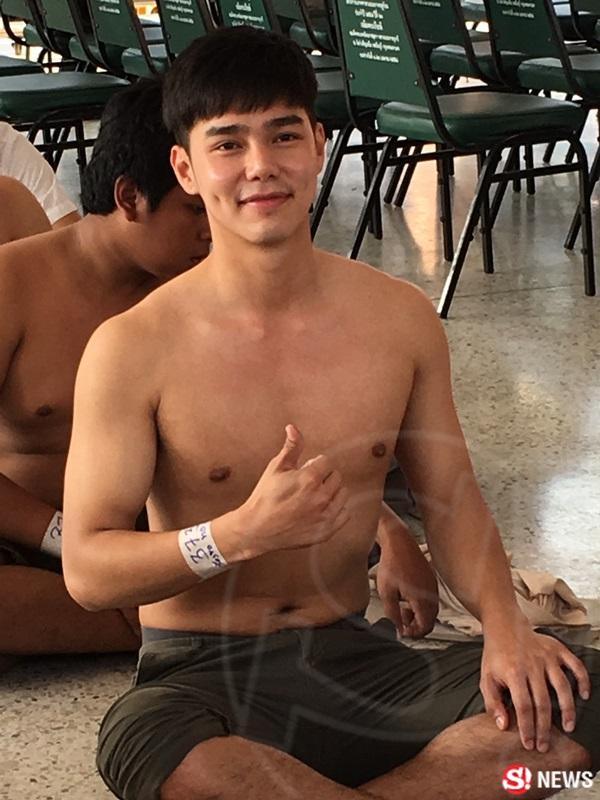 บูม กิตตน์ก้อง สมัครทหาร