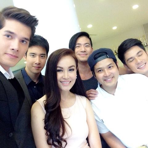 1ใน10 นางแบบตัวแม่ของเมืองไทยยุค 90 หมวย อัญษนา บุรานันท์ IG : muay_ansana กว่า 20 ปีในวงการบันเทิงกลับทำให้เธอสวยสง่าขึ้นทุกวัน