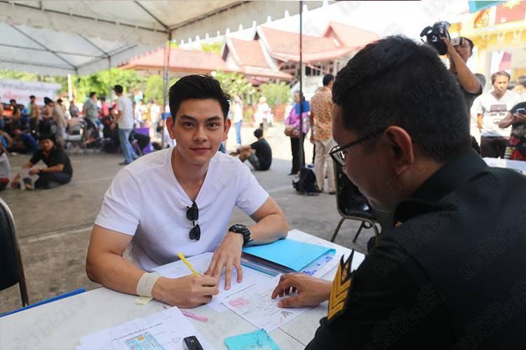 เอี๊ยง สิทธา สมัครทหาร