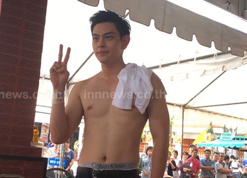 เอี๊ยง สิทธา สมัครทหาร