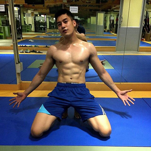 มาดูเร็วสิ! เคน ภูภูมิ นักเเสดงช่อง 3 ที่หล่อ-น่ารัก น่าฟัดสุดๆ