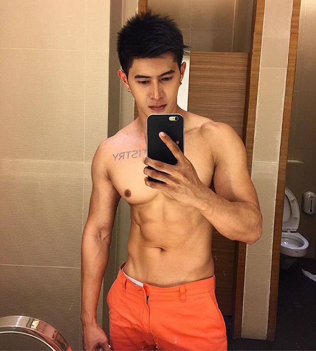 "ตู่ จิรัสย์" เเน่น ซิกเเพคเเรงฮอดมาก น้ำลายหก IG: Tu_jirat