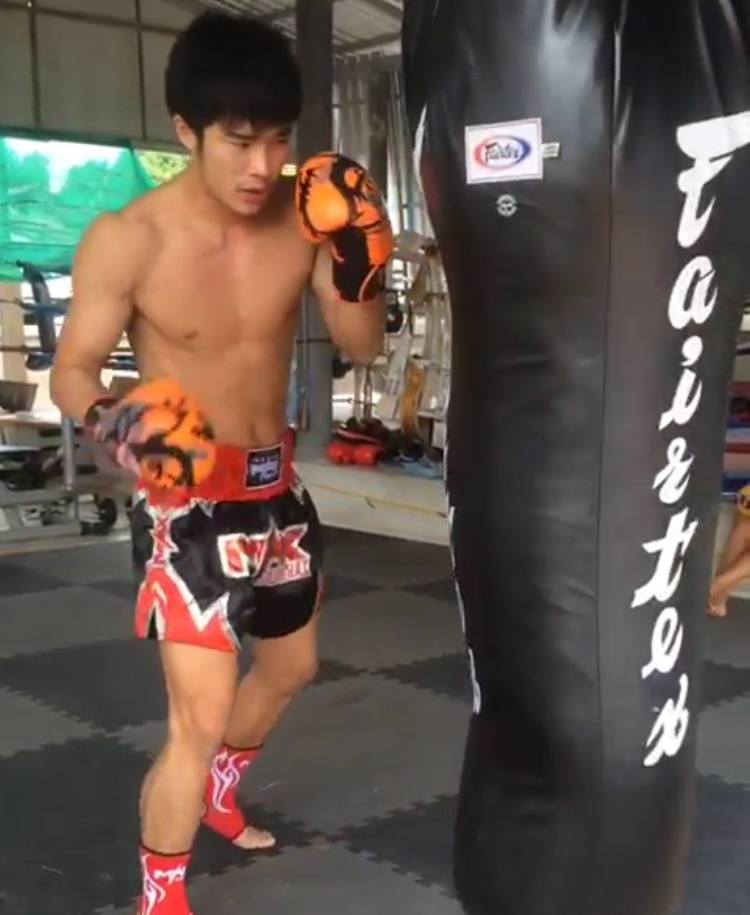 เจ๋ง นักมวย สุดหล่อจากรายการ I can see your voice