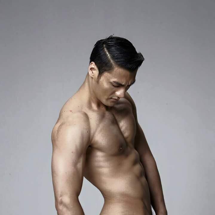 โอม นายแบบเกย์