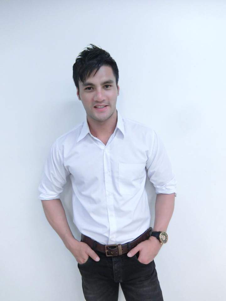 โอม นายแบบเกย์