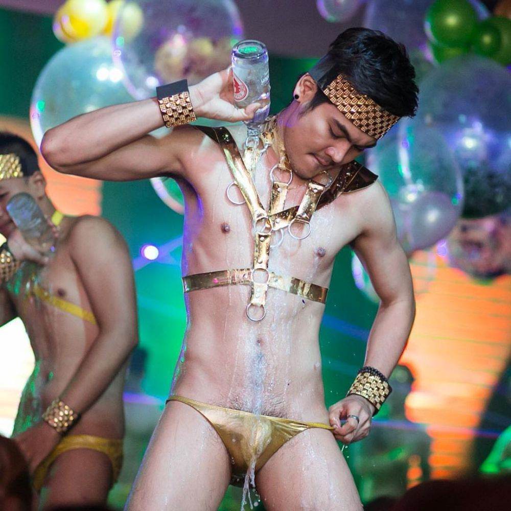 Club ฮอดที่สุดต้อนรับสงกรานต์...แบบเเซ่บๆๆ Fake club the next gen...