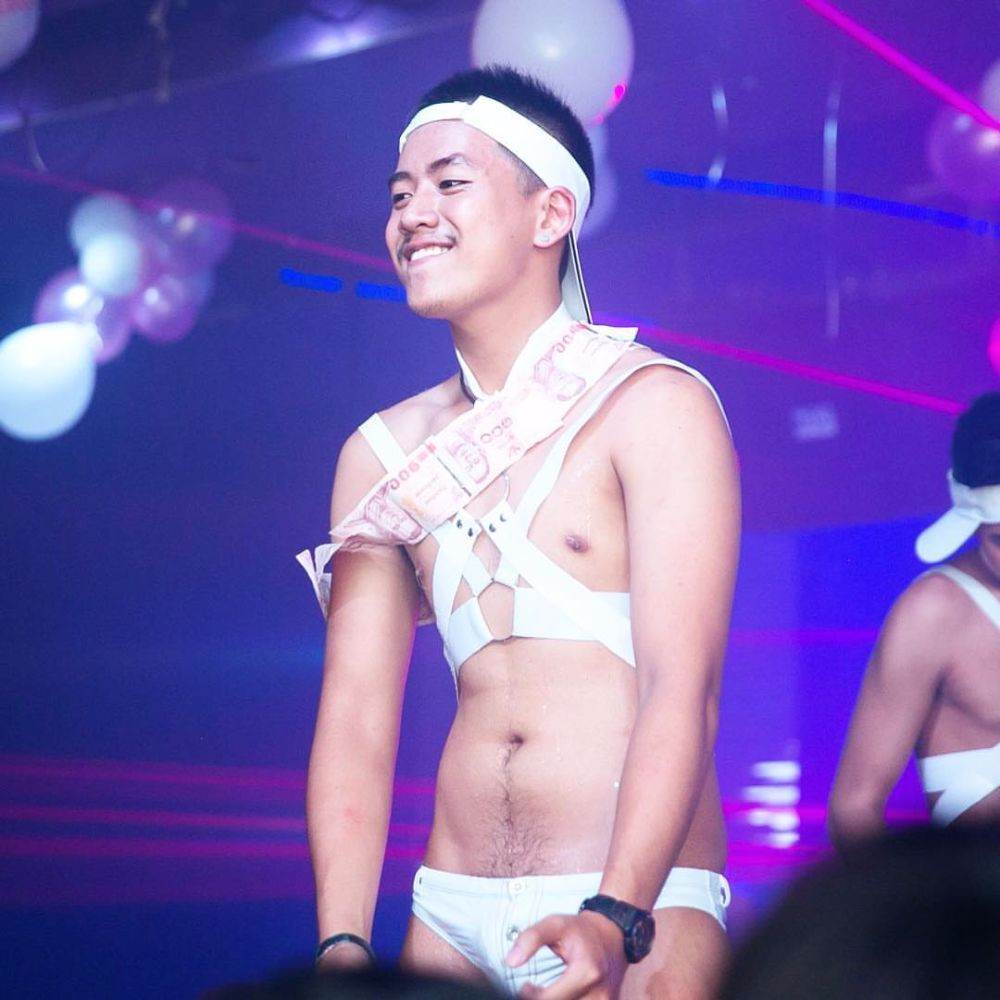 Club ฮอดที่สุดต้อนรับสงกรานต์...แบบเเซ่บๆๆ Fake club the next gen...