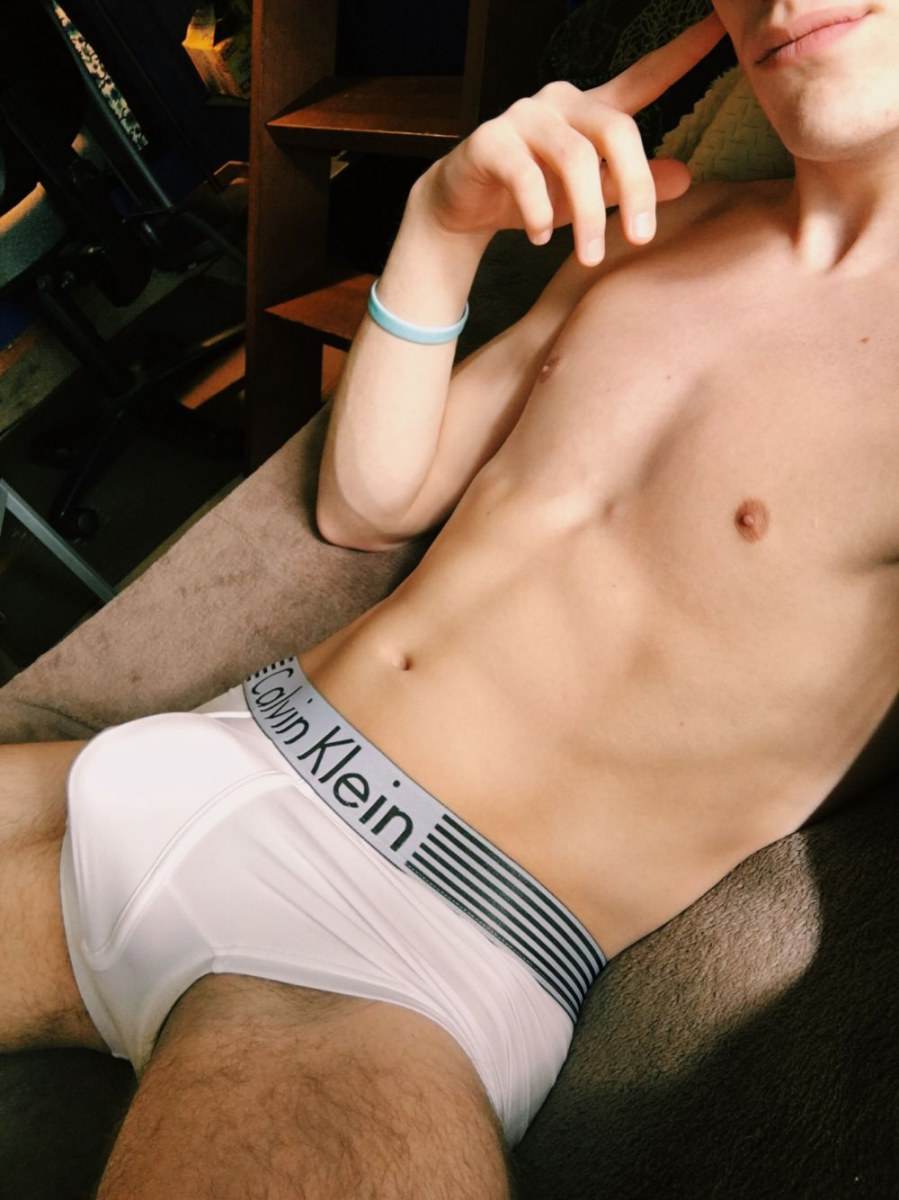 Hot guy in underwear 132