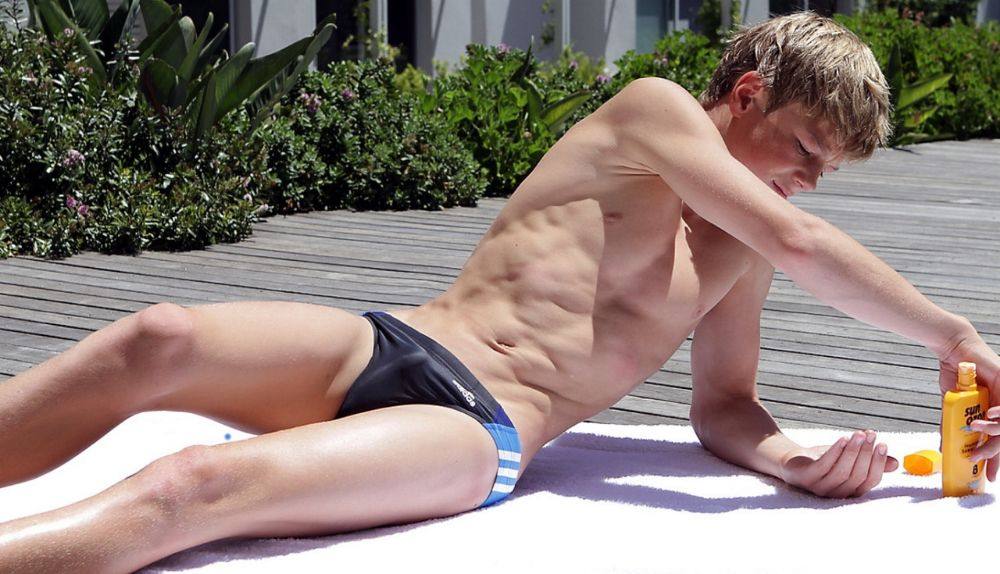 Hot guy in underwear 132