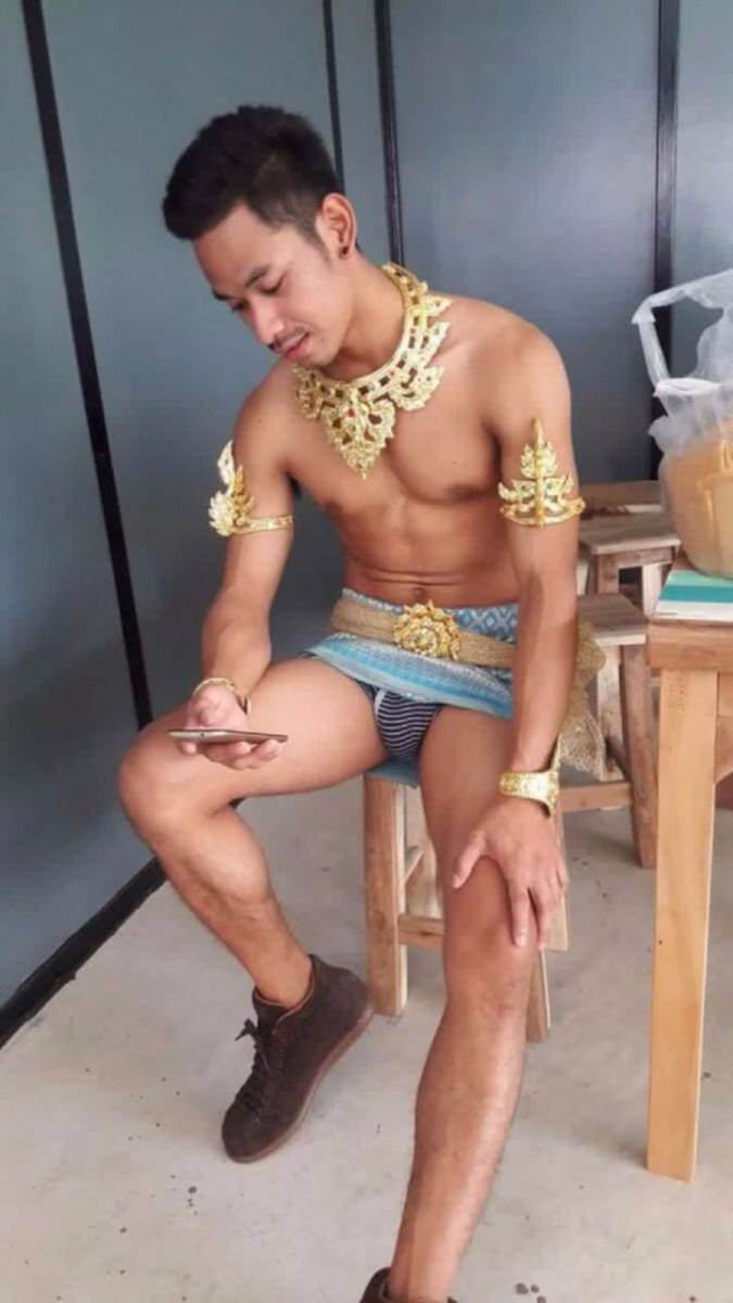 ผู้ชายก่อนสงกรานต์