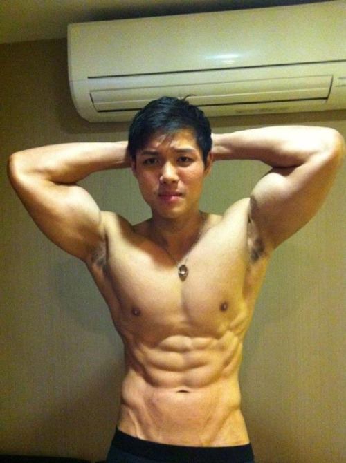 ผู้ชายก่อนสงกรานต์