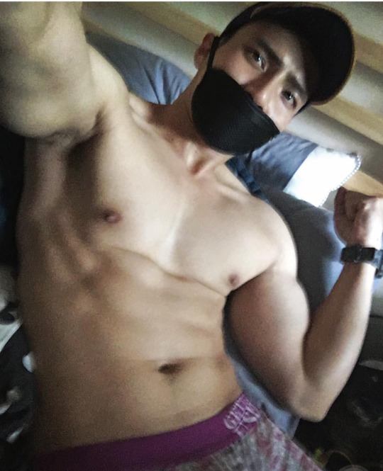 ผู้ชายก่อนสงกรานต์