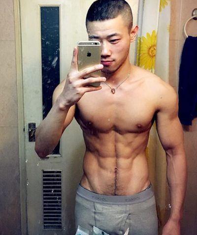 ผู้ชายก่อนสงกรานต์