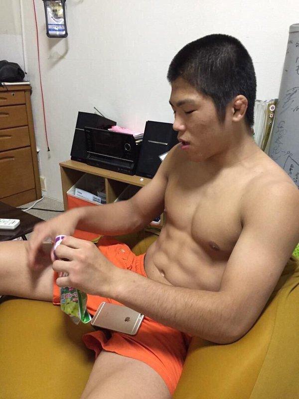 แซบๆตามฉบับหนุ่มหล่อ