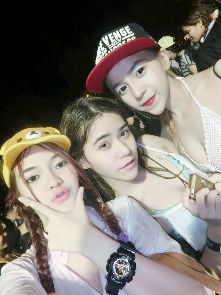 ปะเดิม!! สาวไทยรับเทศกาลแฉะ เปียกยันรู (ขุมขน)