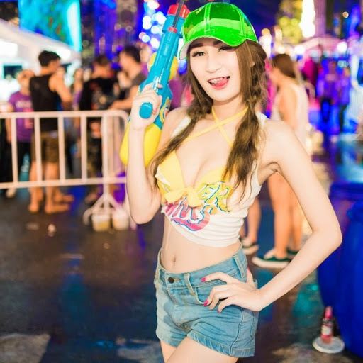 ปะเดิม!! สาวไทยรับเทศกาลแฉะ เปียกยันรู (ขุมขน)