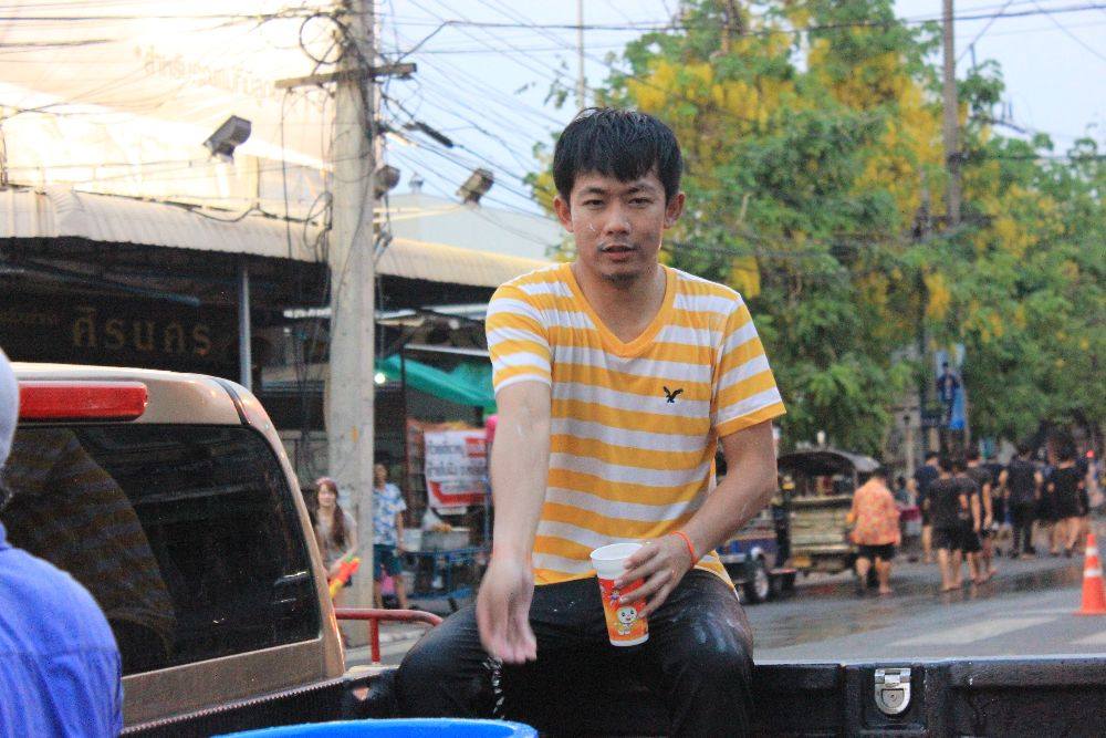 ถนนข้าวเหนียวขอนแก่น ผู้ชายแซ่บลืม เด็กก็เด็กเถอะ!!!