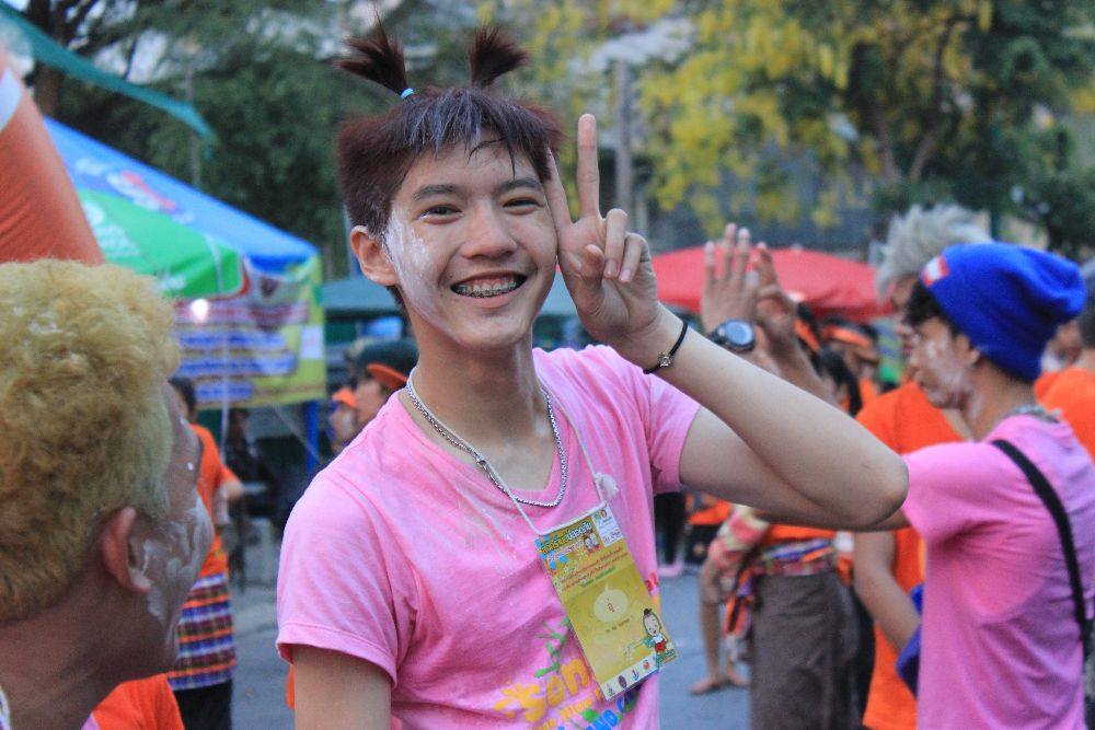 ถนนข้าวเหนียวขอนแก่น ผู้ชายแซ่บลืม เด็กก็เด็กเถอะ!!!