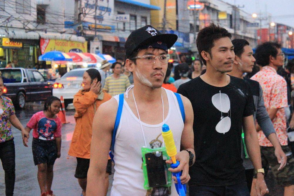 ถนนข้าวเหนียวขอนแก่น ผู้ชายแซ่บลืม เด็กก็เด็กเถอะ!!!