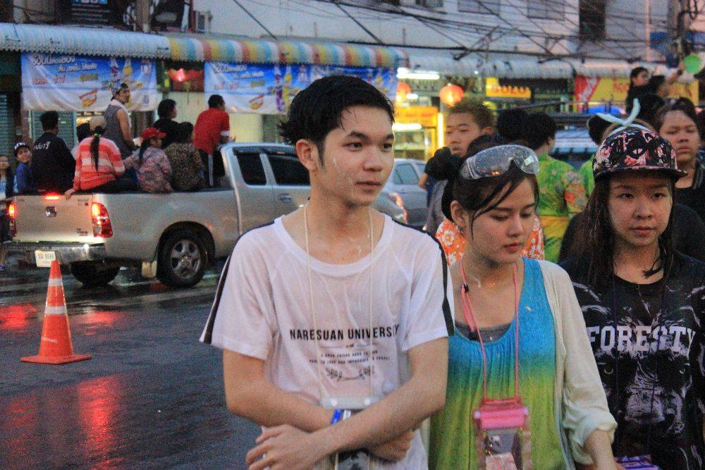 ถนนข้าวเหนียวขอนแก่น ผู้ชายแซ่บลืม เด็กก็เด็กเถอะ!!!