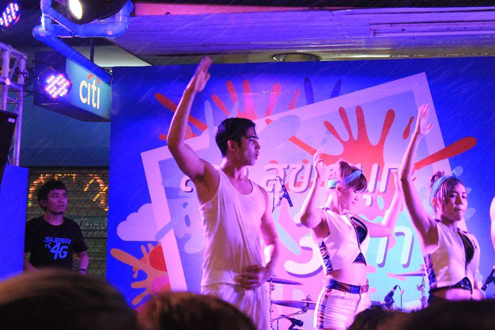 Put Your Hand Up!!!