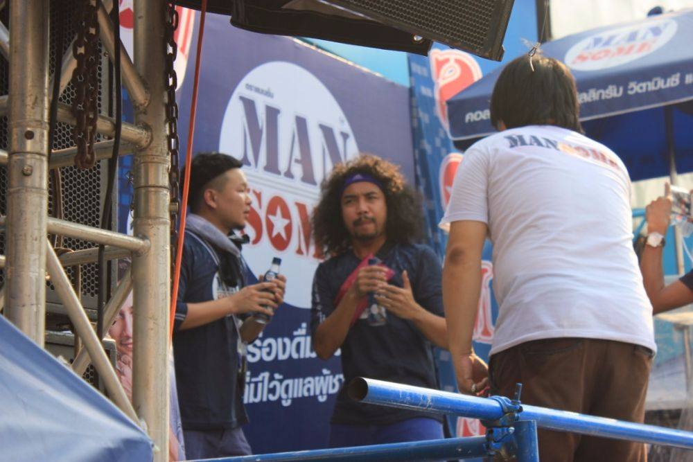 สงกรานต์ถนนข้าวเหนียววันที่ 3 เริ่มขึ้นแล้ว