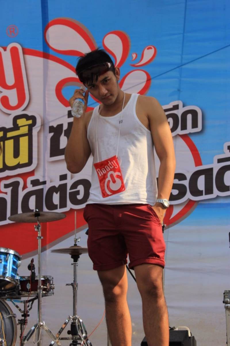 สงกรานต์ถนนข้าวเหนียววันที่ 3 เริ่มขึ้นแล้ว