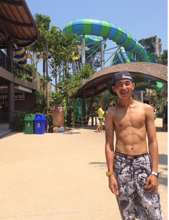 ฟันเหล็ก ซิคแพคมาเต็ม