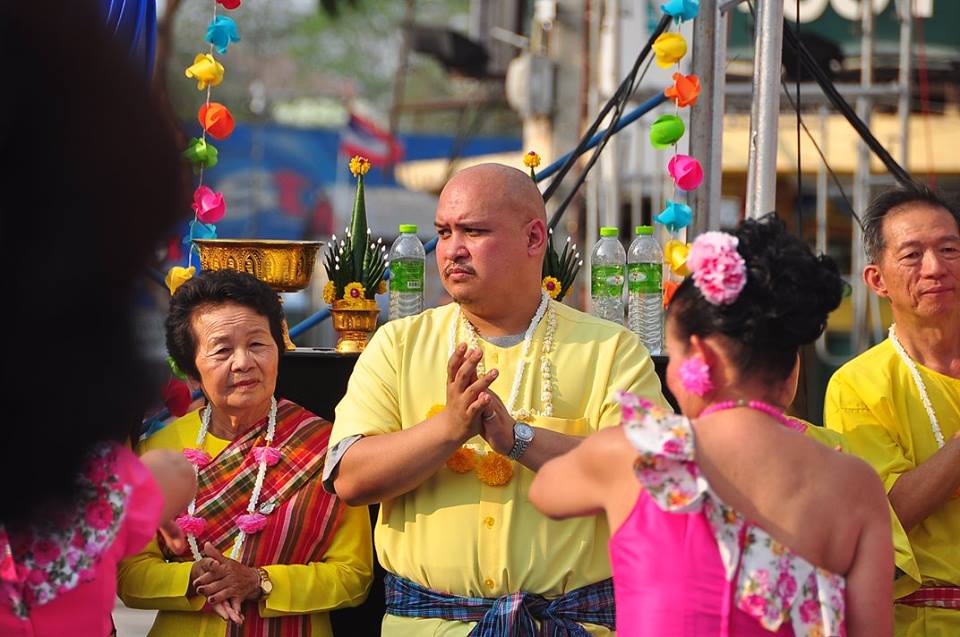 เก็บตกสีสัน วันสงกรานต์ถนนข้าวเหนียว 13 - 15 เมษายน 2559