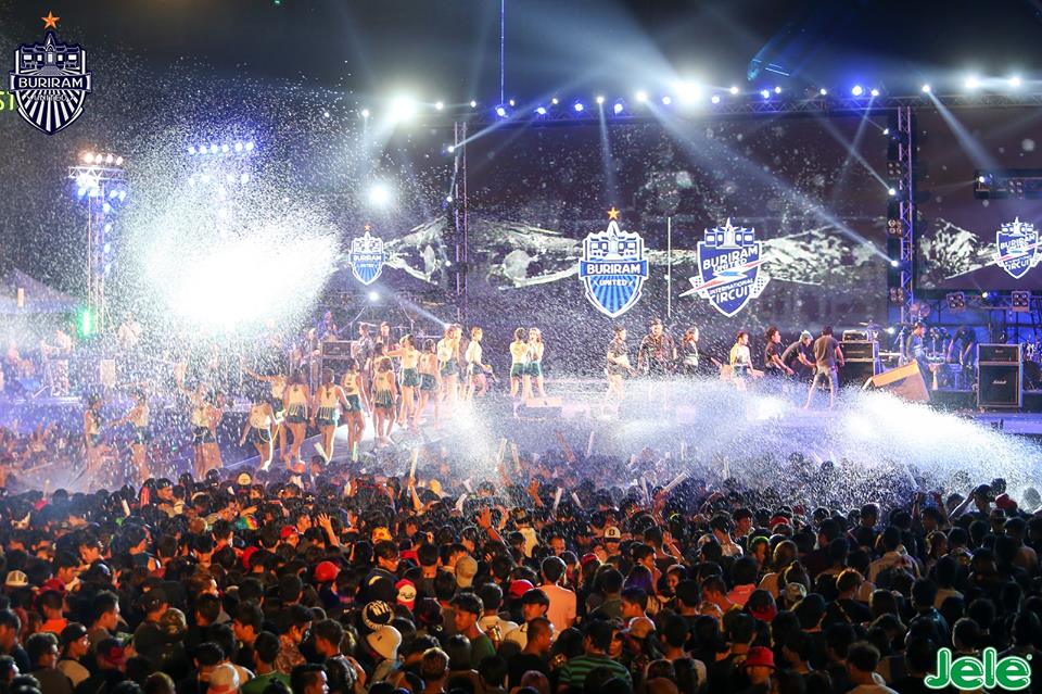 บรรยากาศงานสงกรานต์GUงานช้าง ณ สนามไอโมบาย
