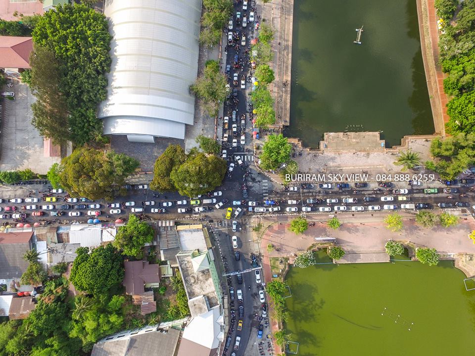 บรรยากาศงานสงกรานต์เขตเทศบาลเมืองบุรีรัมย์