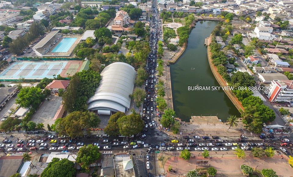 บรรยากาศงานสงกรานต์เขตเทศบาลเมืองบุรีรัมย์