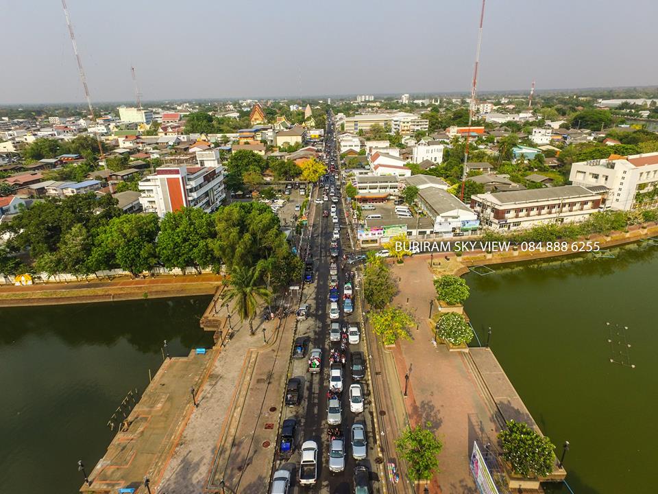 บรรยากาศงานสงกรานต์เขตเทศบาลเมืองบุรีรัมย์