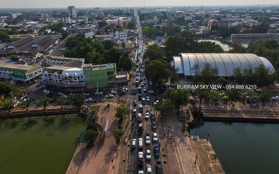 บรรยากาศงานสงกรานต์เขตเทศบาลเมืองบุรีรัมย์