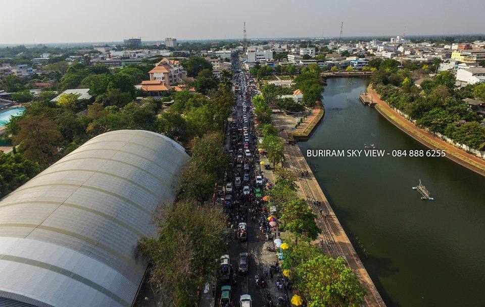 บรรยากาศงานสงกรานต์เขตเทศบาลเมืองบุรีรัมย์