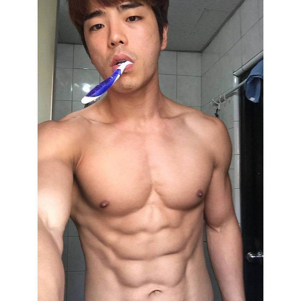 ต้องหลายรูปแล้วคัดเน้นๆ ใช่ไหมถึงจะยอมดู 747
