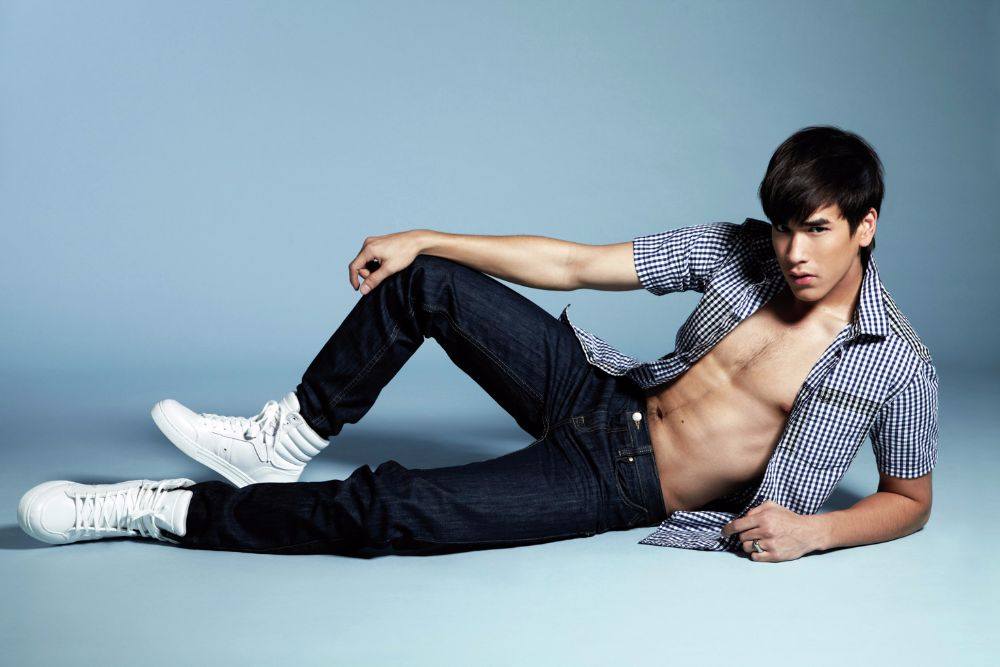 ย้อนชม 5 ดาราหนุ่มแแซ่บมากก++ หนุ่มสุดฮอตบนปก Attitude เดือนเมษายน!