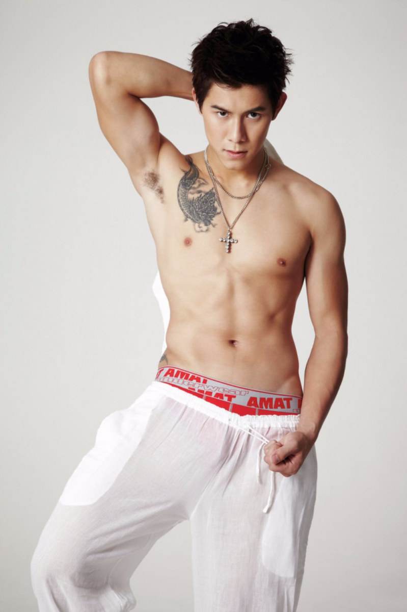 ย้อนชม 5 ดาราหนุ่มแแซ่บมากก++ หนุ่มสุดฮอตบนปก Attitude เดือนเมษายน!