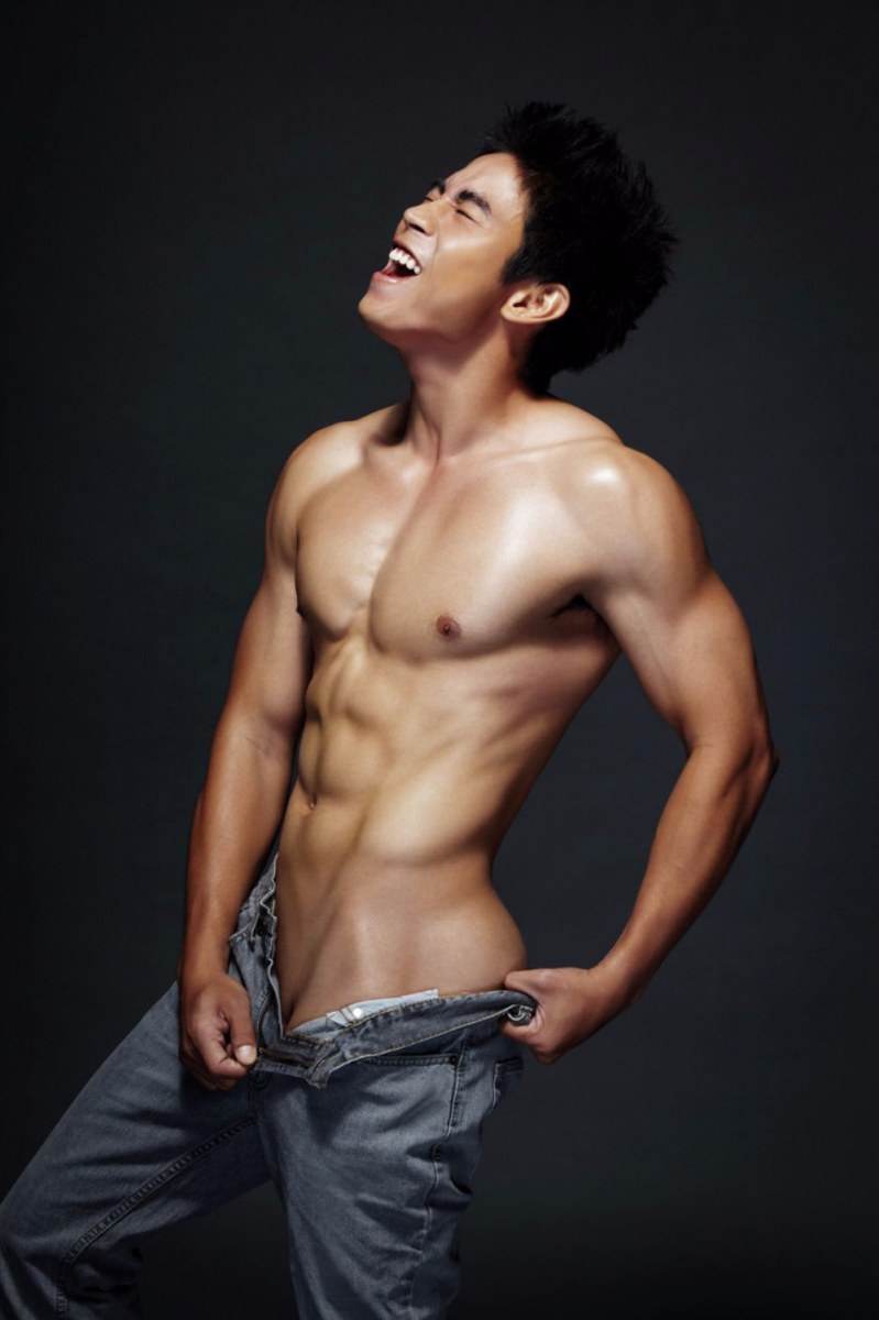 ย้อนชม 5 ดาราหนุ่มแแซ่บมากก++ หนุ่มสุดฮอตบนปก Attitude เดือนเมษายน!
